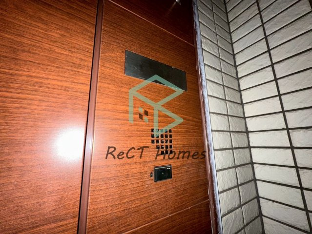 グラジオ元町プレミアムの玄関