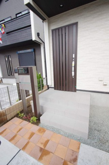 【エントランス】 | 【仲介手数料無料！！】府中市四谷４丁目　新築戸建て（全5棟）5号棟　4890万円