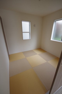 【和室】 | 【仲介手数料無料！！】府中市四谷４丁目　新築戸建て（全5棟）5号棟　4890万円 | 和室4.5帖