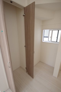 【収納】 | 【仲介手数料無料！！】府中市四谷４丁目　新築戸建て（全5棟）5号棟　4890万円 | キッチンの収納スペース