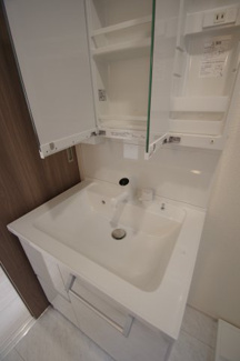 【洗面所】 | 【仲介手数料無料！！】府中市四谷４丁目　新築戸建て（全5棟）5号棟　4890万円