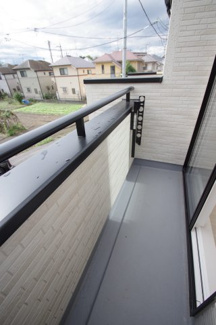 【バルコニー】 | 【仲介手数料無料！！】府中市四谷４丁目　新築戸建て（全5棟）5号棟　4890万円