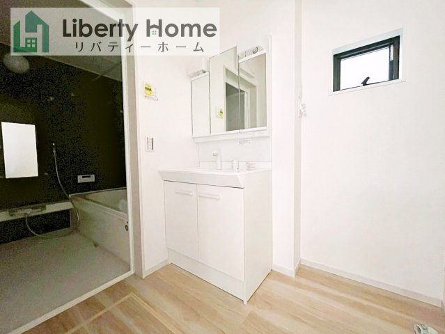 牛久市南17期　新築戸建の独立洗面台