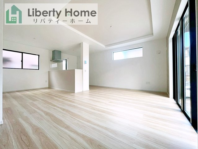 牛久市南17期　新築戸建の居間・リビング