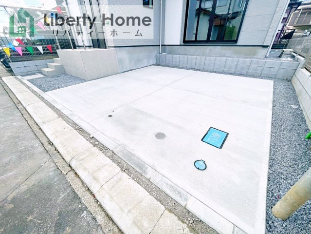 牛久市南17期　新築戸建の駐車場