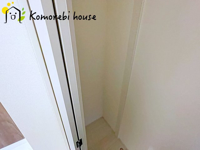 鴻巣市松原　新築一戸建て　リーブルガーデン　03の収納|お掃除用具や日用品のストックなどが収納でき、快適空間を作れます。
