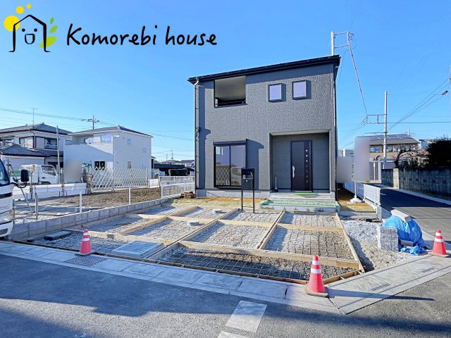 鴻巣市松原　新築一戸建て　リーブルガーデン　03の駐車場|並列2台駐車が可能なゆとりあるスペース。来客時や将来車が増えても安心の使い勝手です。															