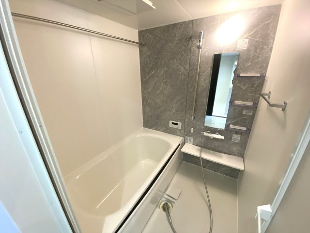 プレミア西条中央Ｂ棟の浴室