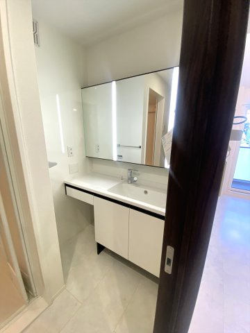 プレミア西条中央Ｂ棟の洗面所