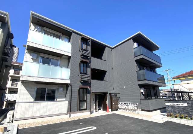 プレミア西条中央Ｂ棟の外観