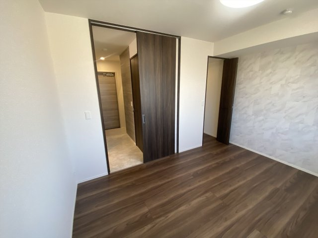 プレミア西条中央Ｂ棟の洋室