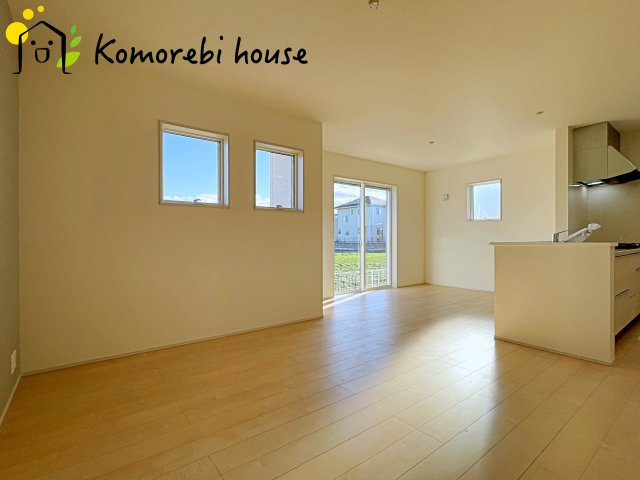 鴻巣市松原　新築一戸建て　リーブルガーデン　04の居間・リビング|使いやすいリビングです