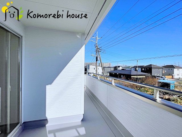 鴻巣市松原　新築一戸建て　リーブルガーデン　04のバルコニー|開放的で明るい空間を演出してくれるバルコニーです