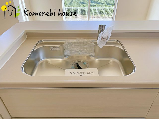 鴻巣市松原　新築一戸建て　リーブルガーデン　04のキッチン|きれいなキッチンです