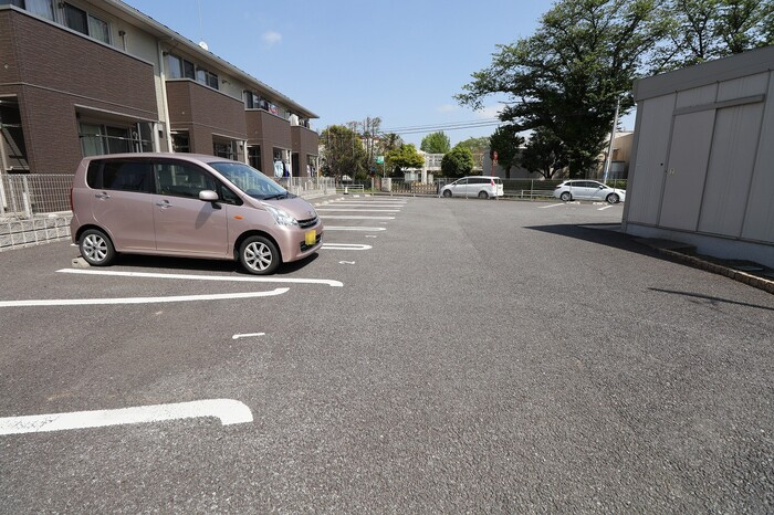 ファミリアつくばの駐車場