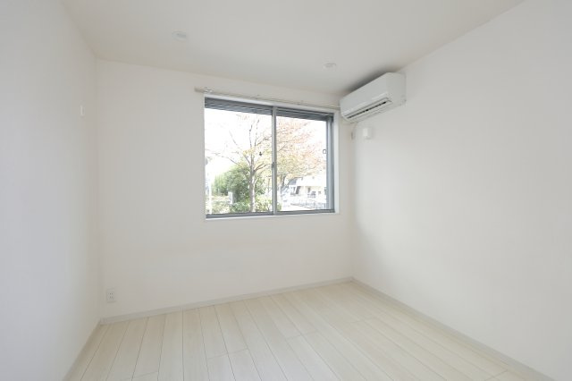 クレシア青戸の洋室