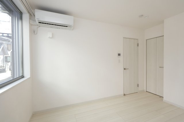 クレシア青戸の洋室