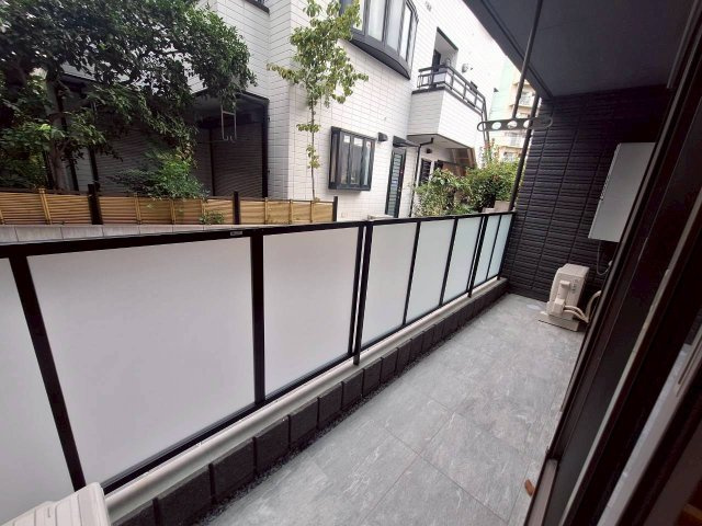 Ｓｈａｉｎ　Ｍｕｔｓｕｍｉのバルコニー