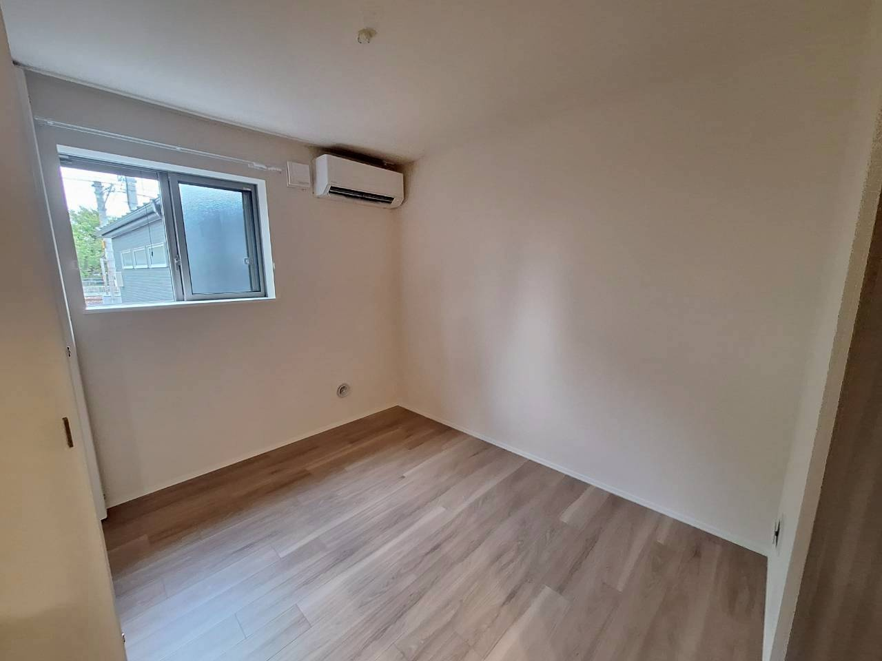 Ｓｈａｉｎ　Ｍｕｔｓｕｍｉの洋室