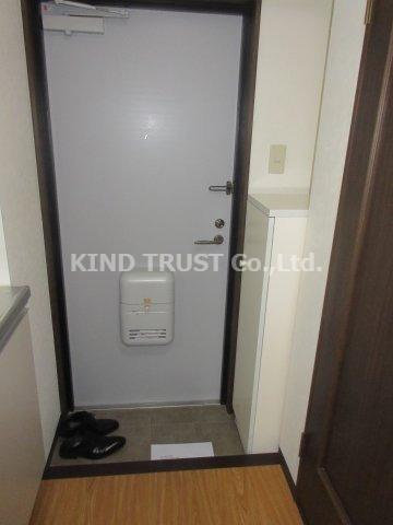 メゾンコウエイの玄関