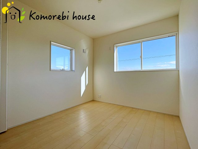 鴻巣市松原　新築一戸建て　リーブルガーデン　05の洋室|落ち着いた色調の洋室です