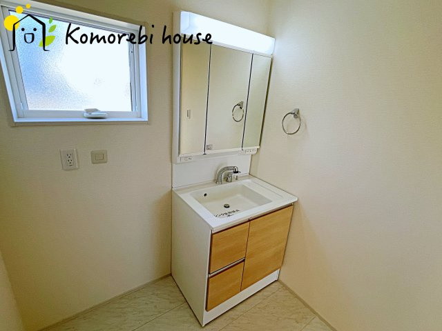 鴻巣市松原　新築一戸建て　リーブルガーデン　05の独立洗面台|独立洗面台、朝の身支度には欠かせません
