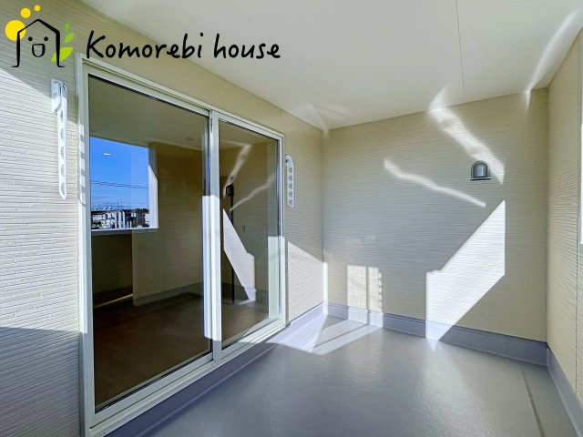 鴻巣市松原　新築一戸建て　リーブルガーデン　05のバルコニー|バルコニーからの眺めを楽しみながら食事をしませんか