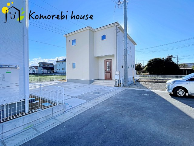 鴻巣市松原　新築一戸建て　リーブルガーデン　05の前面道路含む現地写真|前面道路含む現地写真です