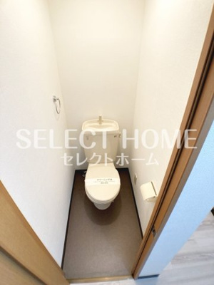 【トイレ】 | Ａ・Ｃｉｔｙ宇頭 | 同型タイプ落ち着いた色調のトイレです