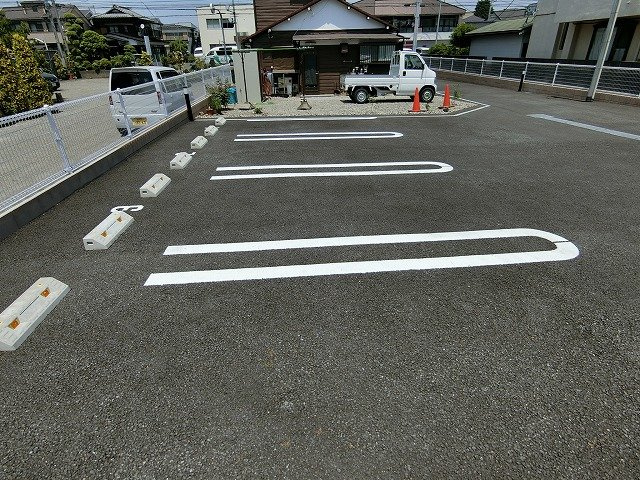 Ｚｅｌｋｏｖａの駐車場