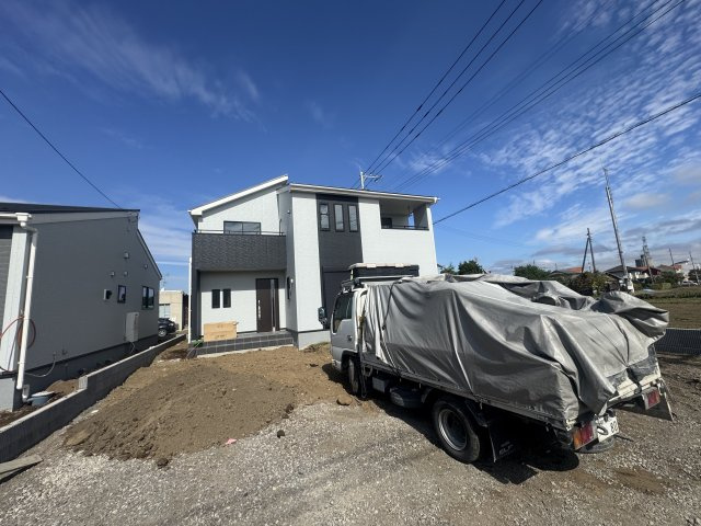 新築　太田市下田島町第14　Livele Garden.S　4号棟の外観|現地写真　2025年10月完成予定！類似物件のご内覧等、お気軽にお問合せください♪　							


