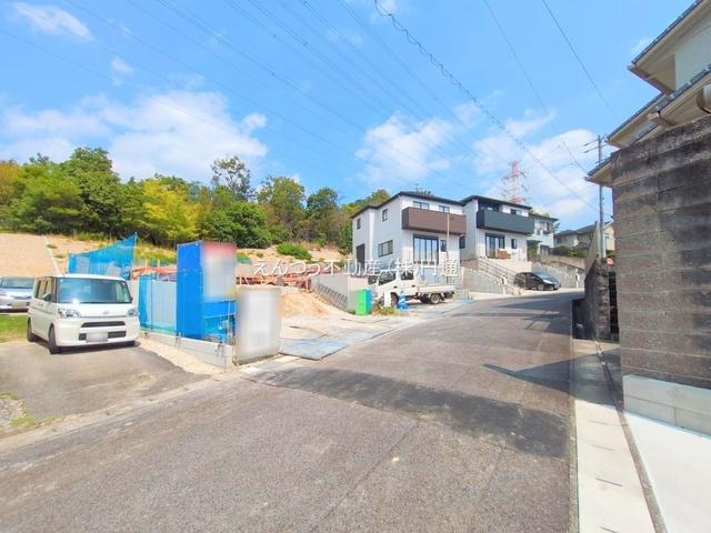 米野木町2期の前面道路含む現地写真