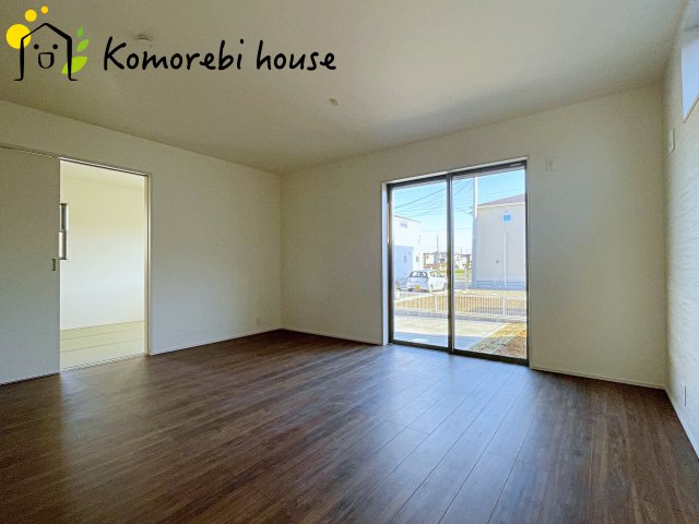 鴻巣市松原　新築一戸建て　リーブルガーデン　07の居間・リビング|12/22　撮影済み