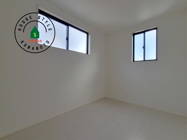 菊池市隈府第1‐2棟（2号棟）の内観：施工例|主寝室には収納力に優れたクローゼットがありますので、お部屋もすっきり片付きます。