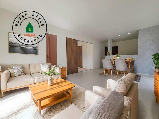 菊池市隈府第1‐2棟（2号棟）の内観：施工例|多くの時間を過すことになるリビングだからこそ、いつも穏やかな空間・解放感が味わえ毎日が充実します。