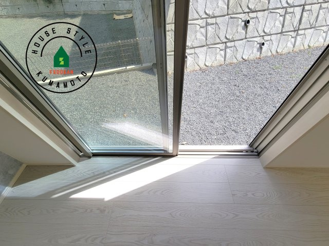 菊池市隈府第1‐2棟（2号棟）の展望|窓から緑が見える物件も魅力的です。