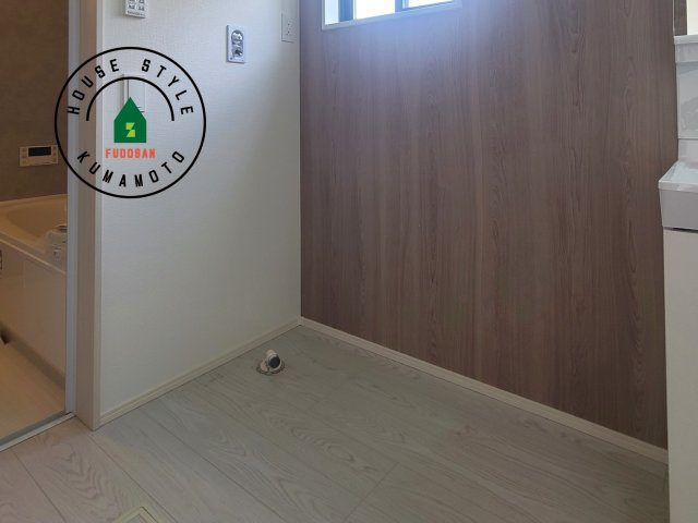 菊池市隈府第1‐2棟（2号棟）の内観：施工例|ランドリースペースとなります。広々して有効的にご使用できます。 