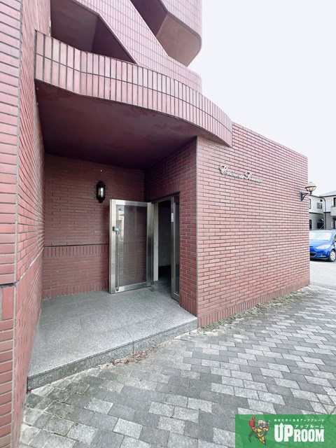 エミネンス江南のエントランス