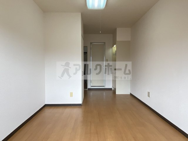 OMレジデンス柏原2の居間・リビング