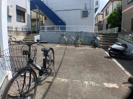 セザンヌパート5の駐車場