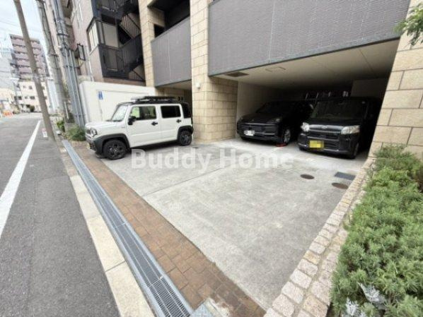 ケイグレースの駐車場