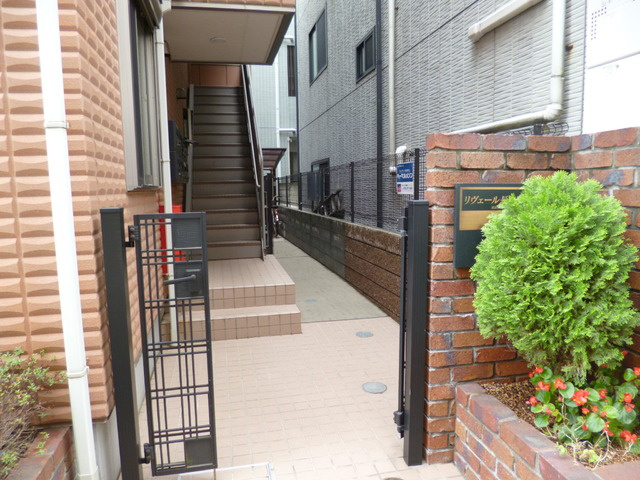 リヴェール長津田のエントランス|エントランスアプローチ