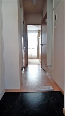 レオパレスアピラの玄関|ゆったりとした玄関です