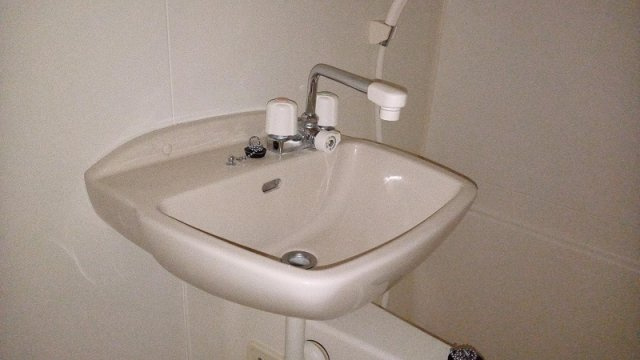 レオパレスＮＡＫＡＴＡ　Ｂの内装|明るい色調の室内です