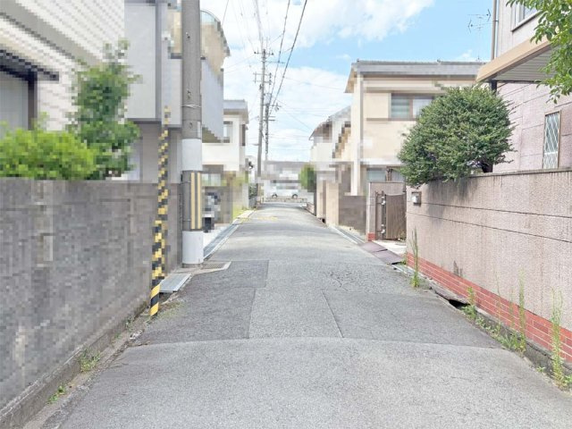 伊丹市昆陽東６丁目 土地の前面道路含む現地写真