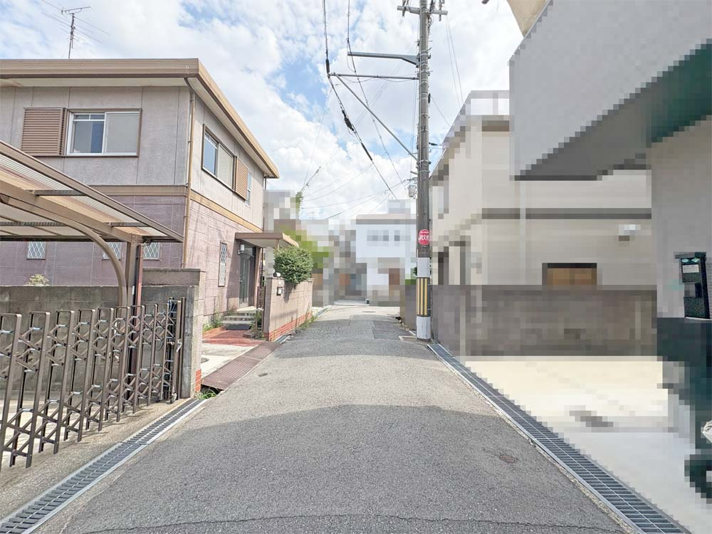 伊丹市昆陽東６丁目 土地の前面道路含む現地写真