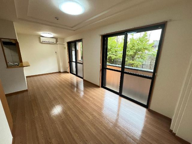 ＴＩＡＲＡ（ティアラ）の居間・リビング|リビング