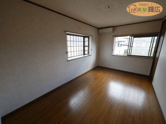 姫路市御国野町深志野　中古戸建の洋室