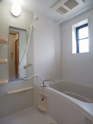 ラシーヌⅢ壱番館の浴室