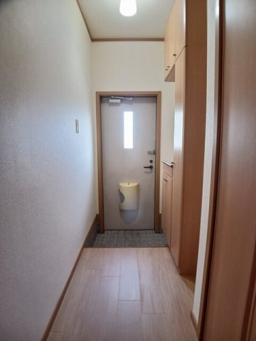 ラシーヌⅢ壱番館の玄関